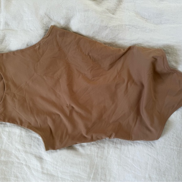 A&F Double Layered Seamless Body Suit Scuba - Tan M - Picture 3 of 3